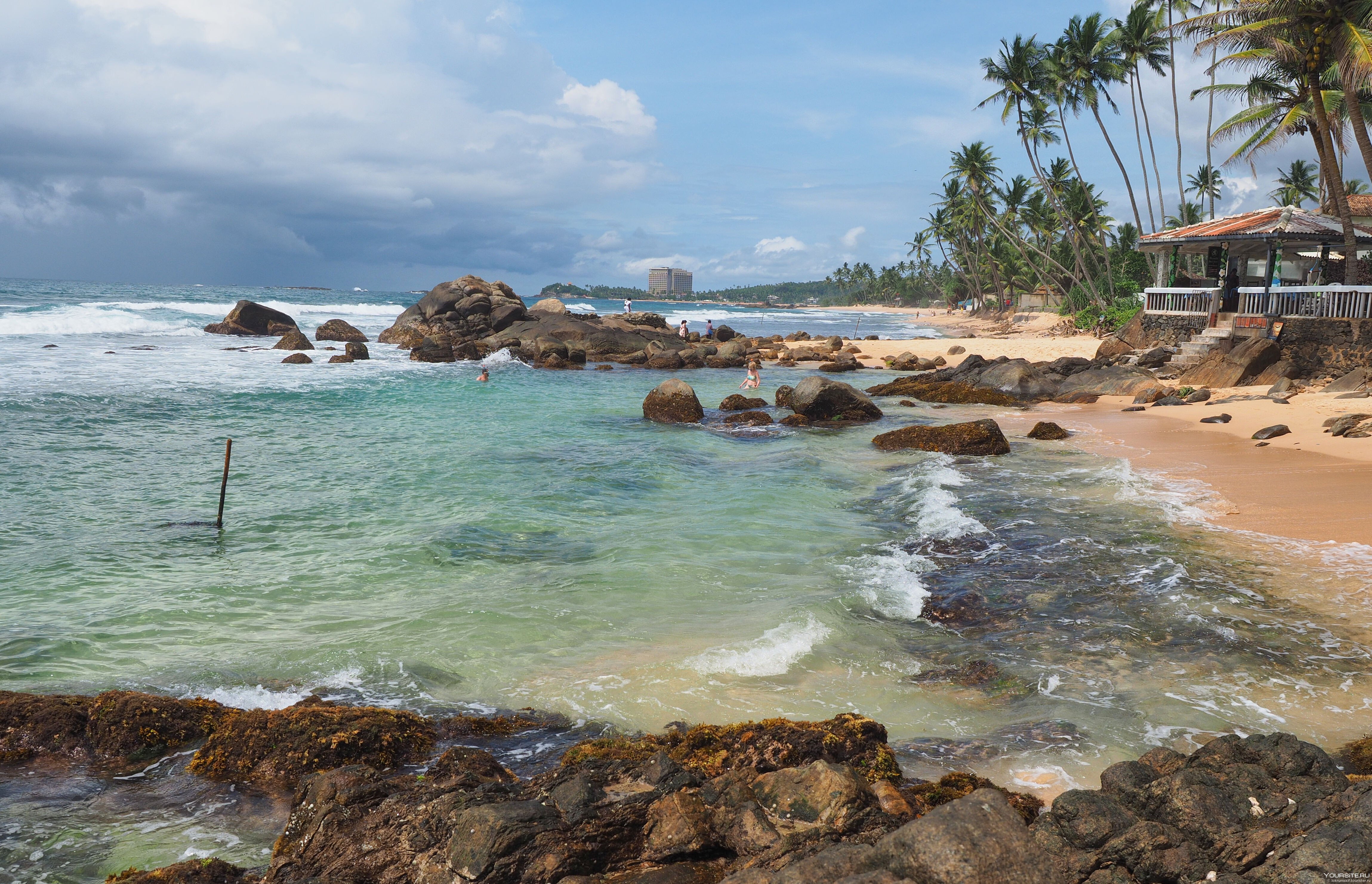 Пляж хиккадува шри. Унаватуна Шри Ланка. Хиккадува Шри Ланка. Пляж Унаватуна Шри Ланка. Пляж Хиккадува Шри Ланка.