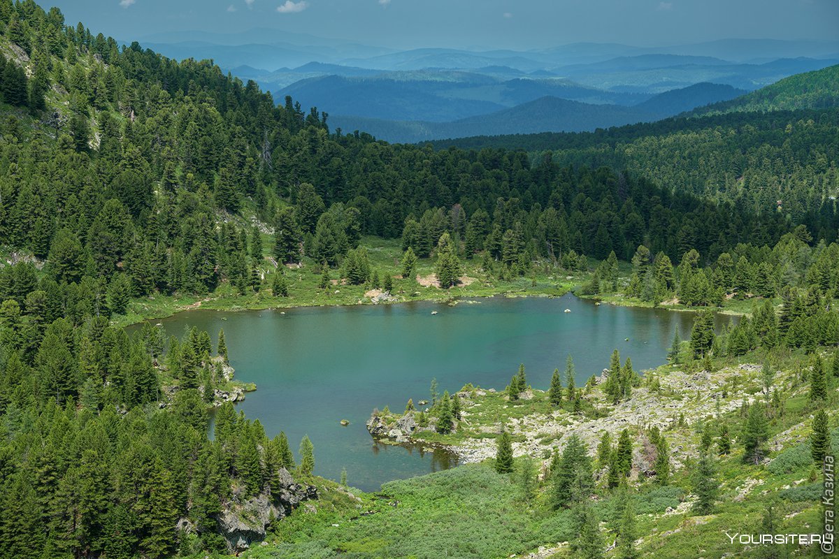 Каракольские озера в горах Алтая