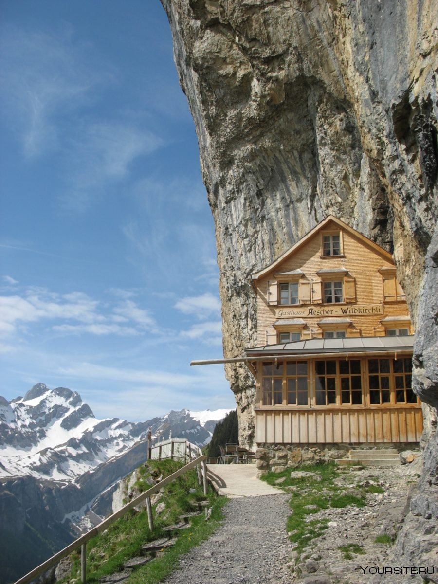 Самый известный отель Aescher в Швейцарии