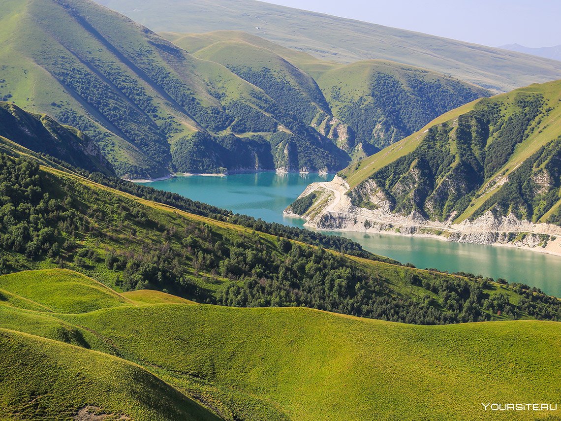Высокогорное озеро Чечня Кезеной