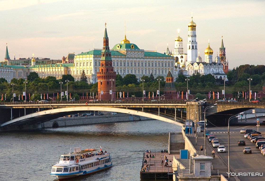 Каменный мост через Москву-реку