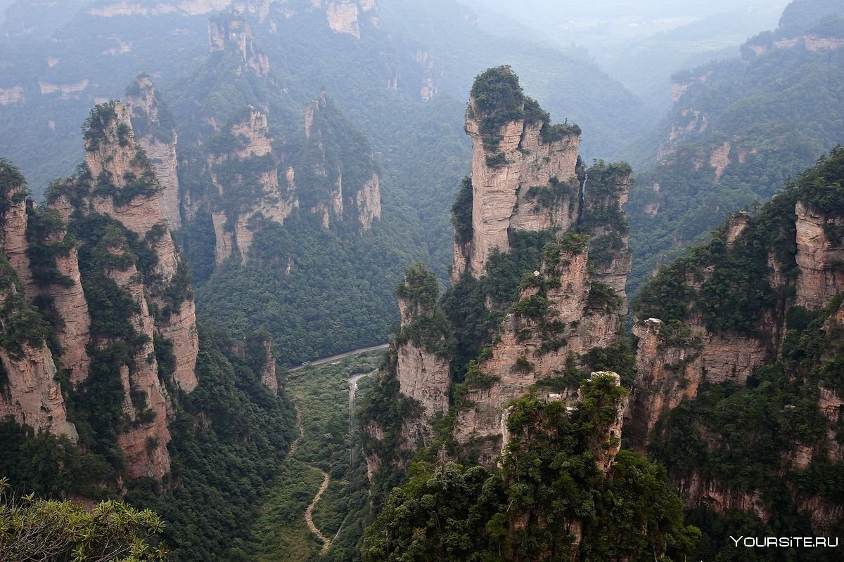 Китай горы Тяньцзи замки на Вершинах
