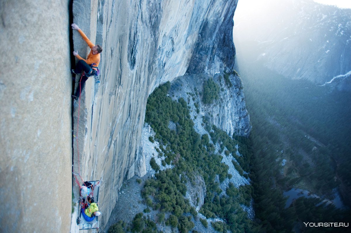 Honnold a. "Alone on the Wall"
