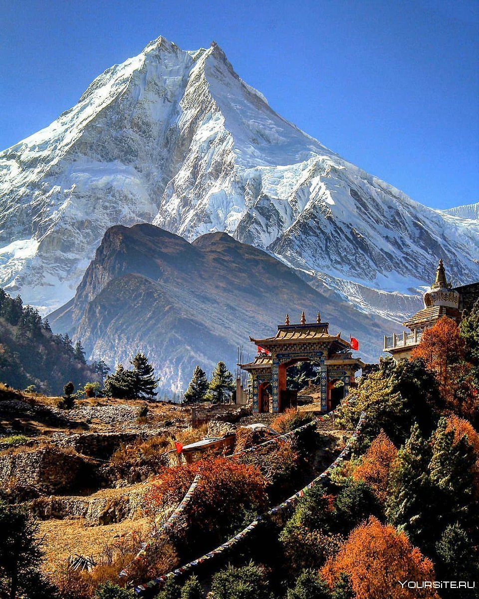 Гора Манаслу Гималаи