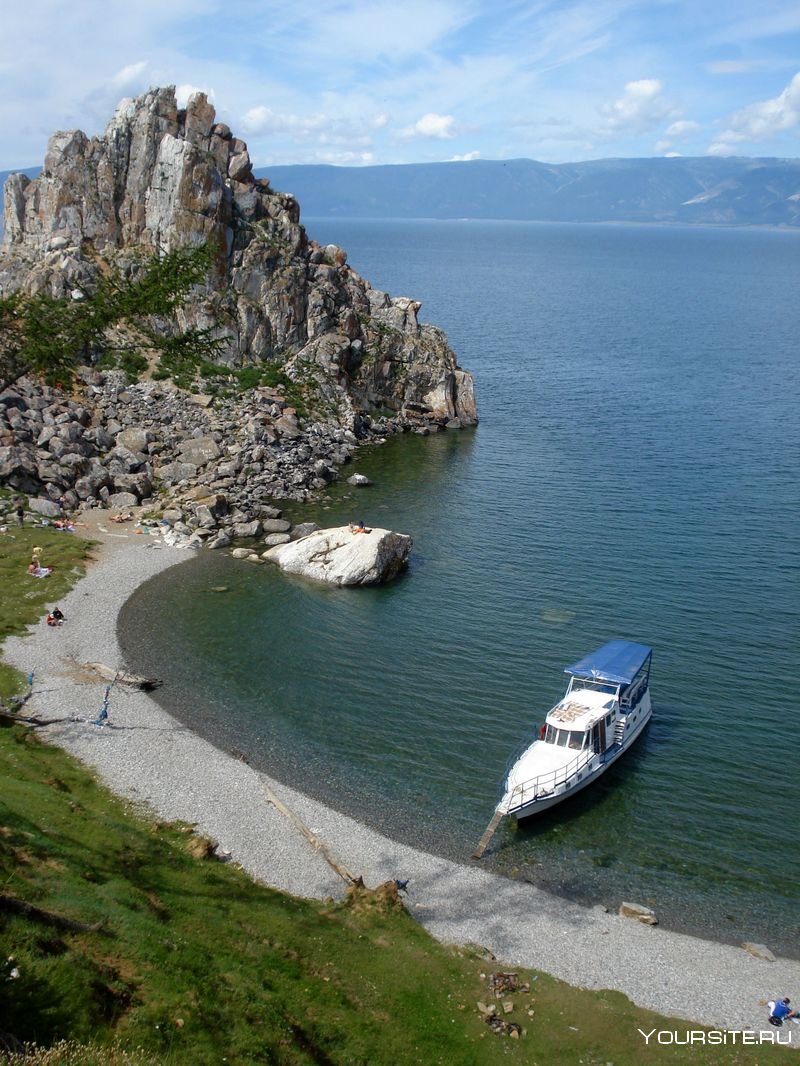 Озеро байкал отдых цены лето. Ольхон Байкал. Озеро Байкал остров Ольхон. Озеро Ольхон на Байкале. Ольхон Байкал остров на острове.
