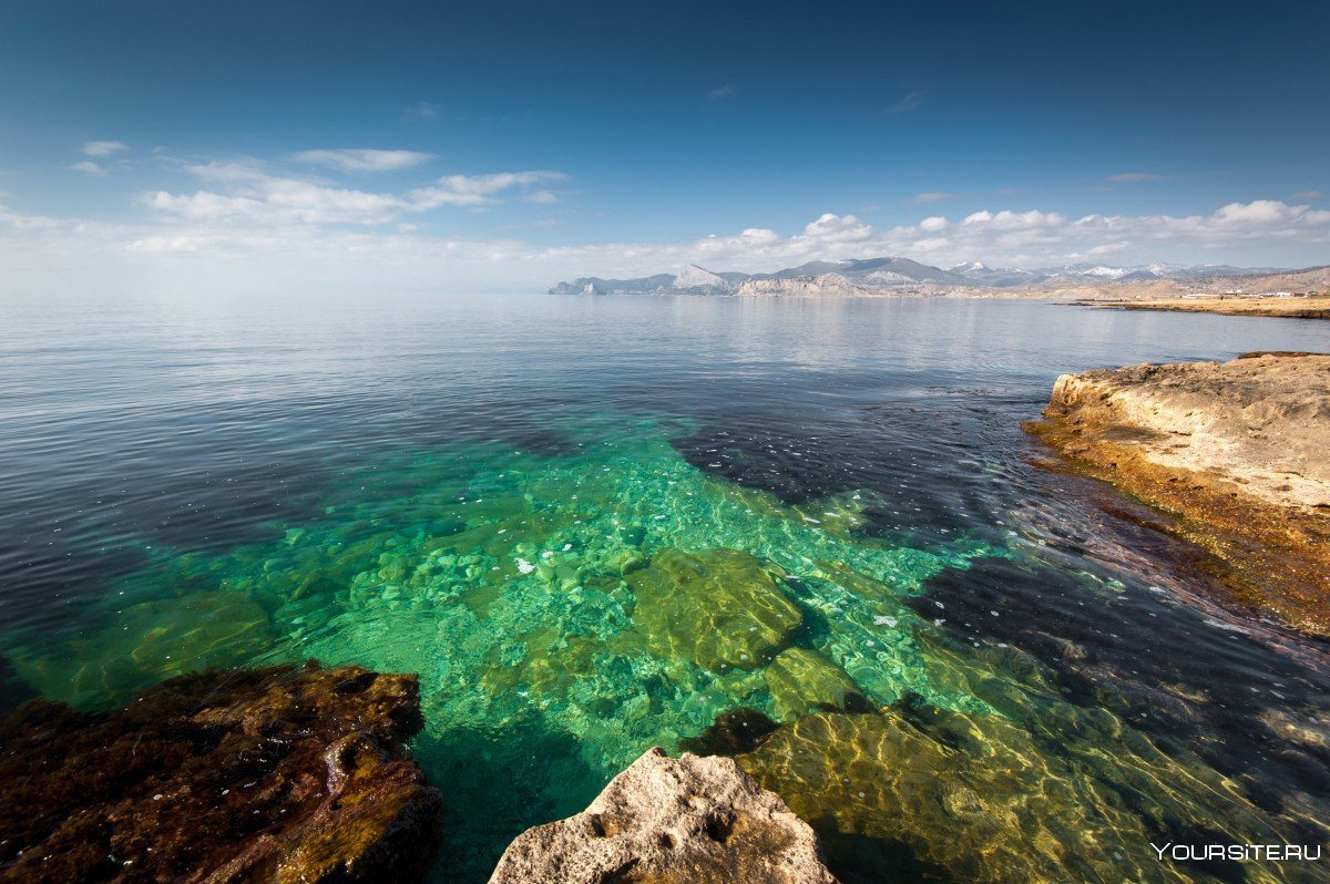 Изумрудное море в Крыму