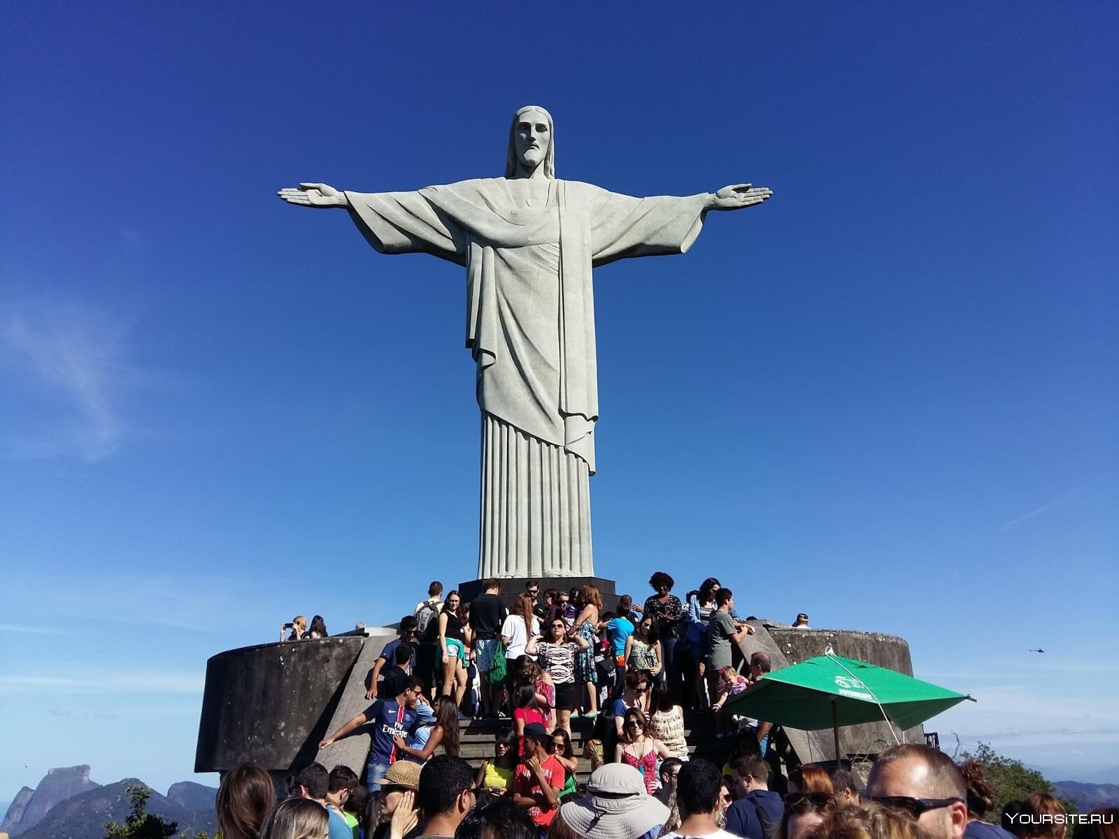 Статуя спасителя в бразилии