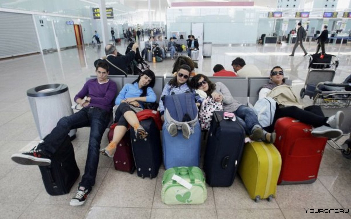 Подростки в аэропорту