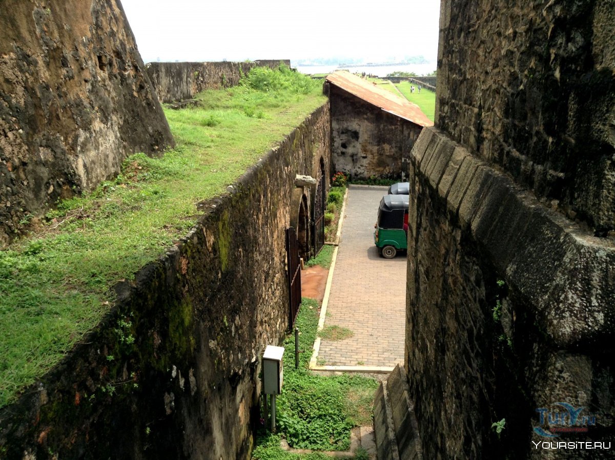 Форт португальский на Шри-Ланке
