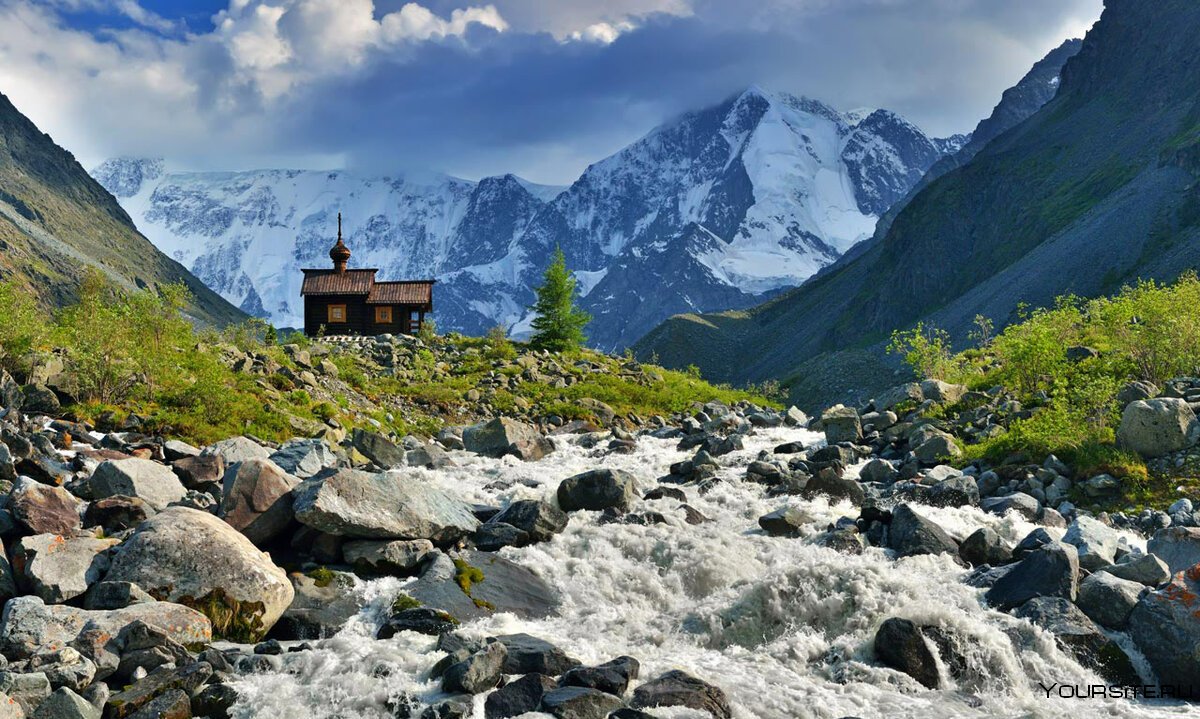 Горный Алтай подножье горы Белухи