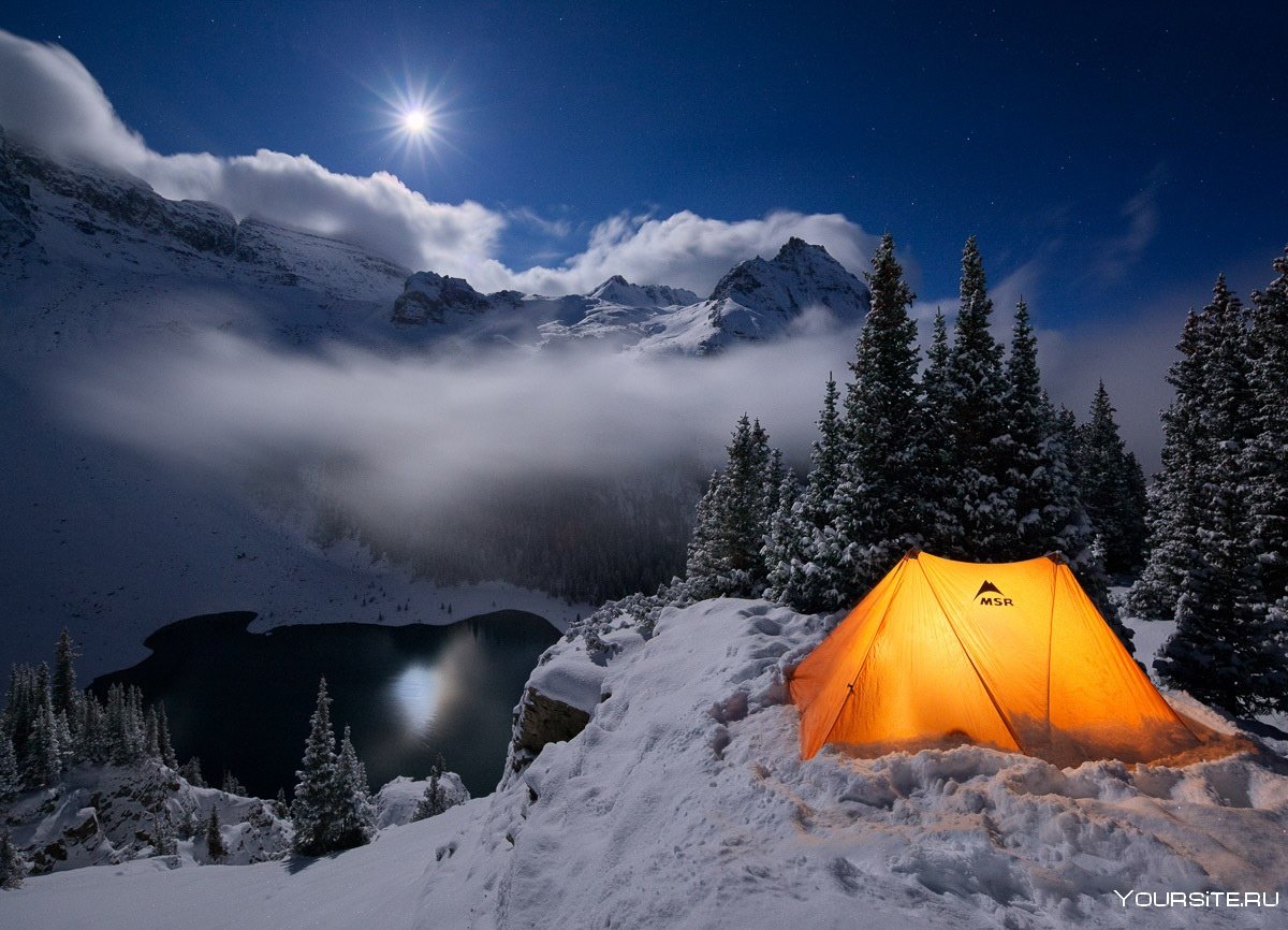 Палатка зимой