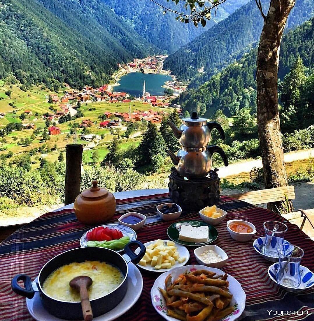 Обед в горах