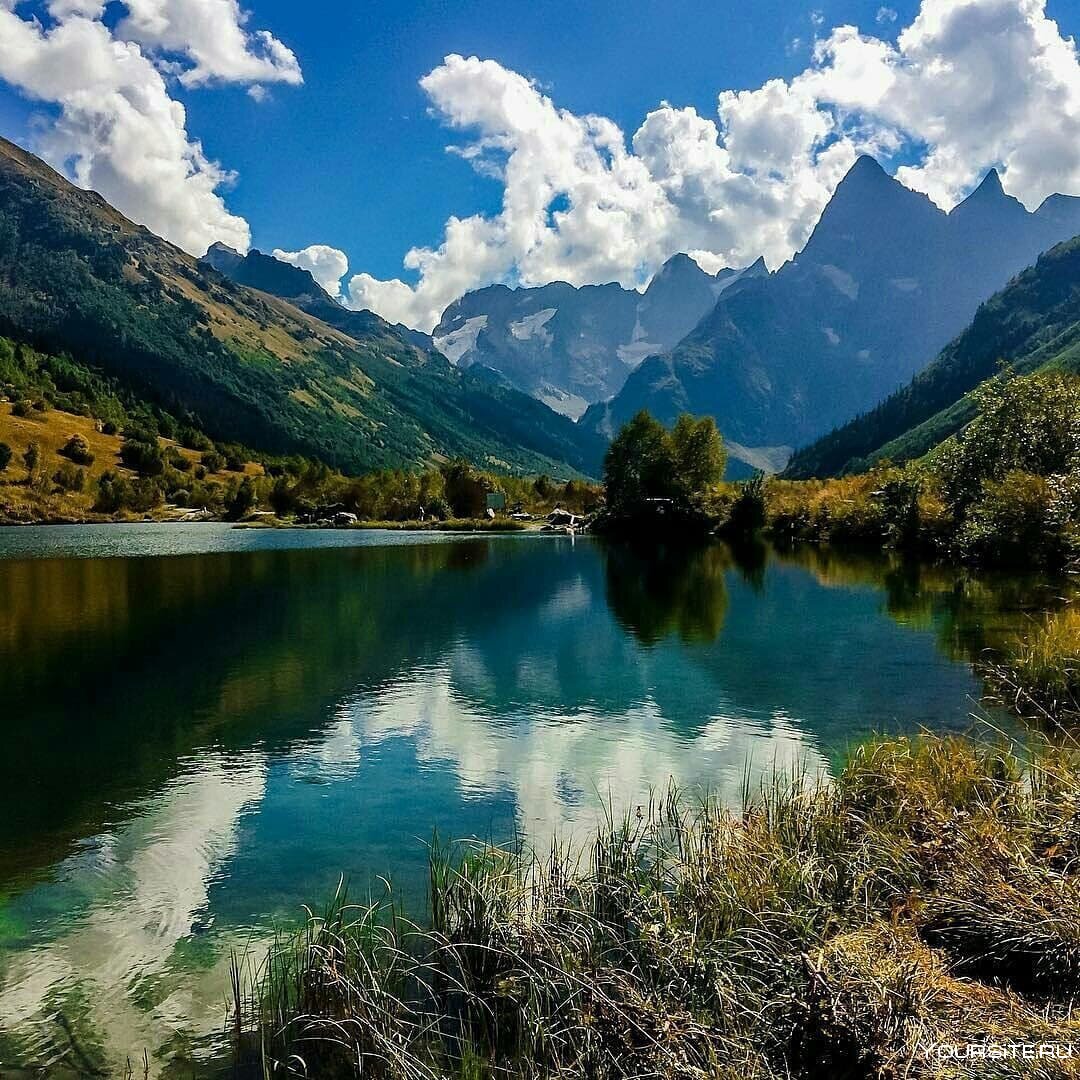 Озеро Туманлы-Кель в Домбае