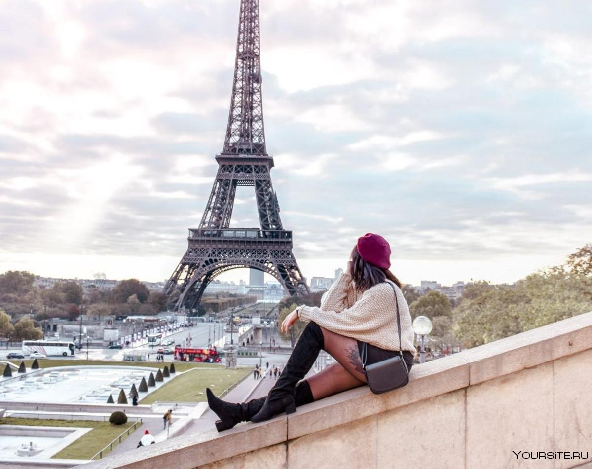 Эмили в Париже Эйфелева башня