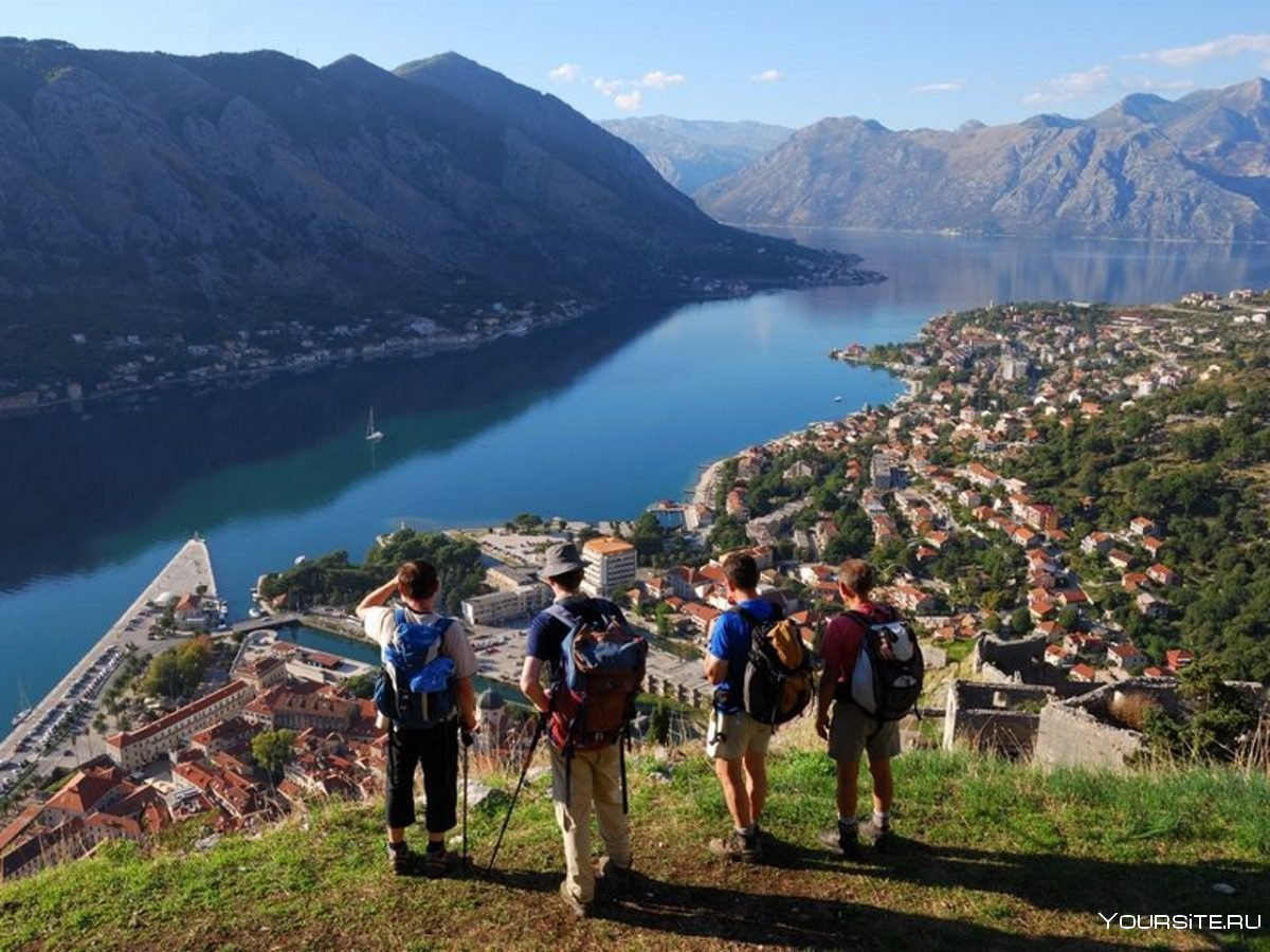 Туристы в Черногории