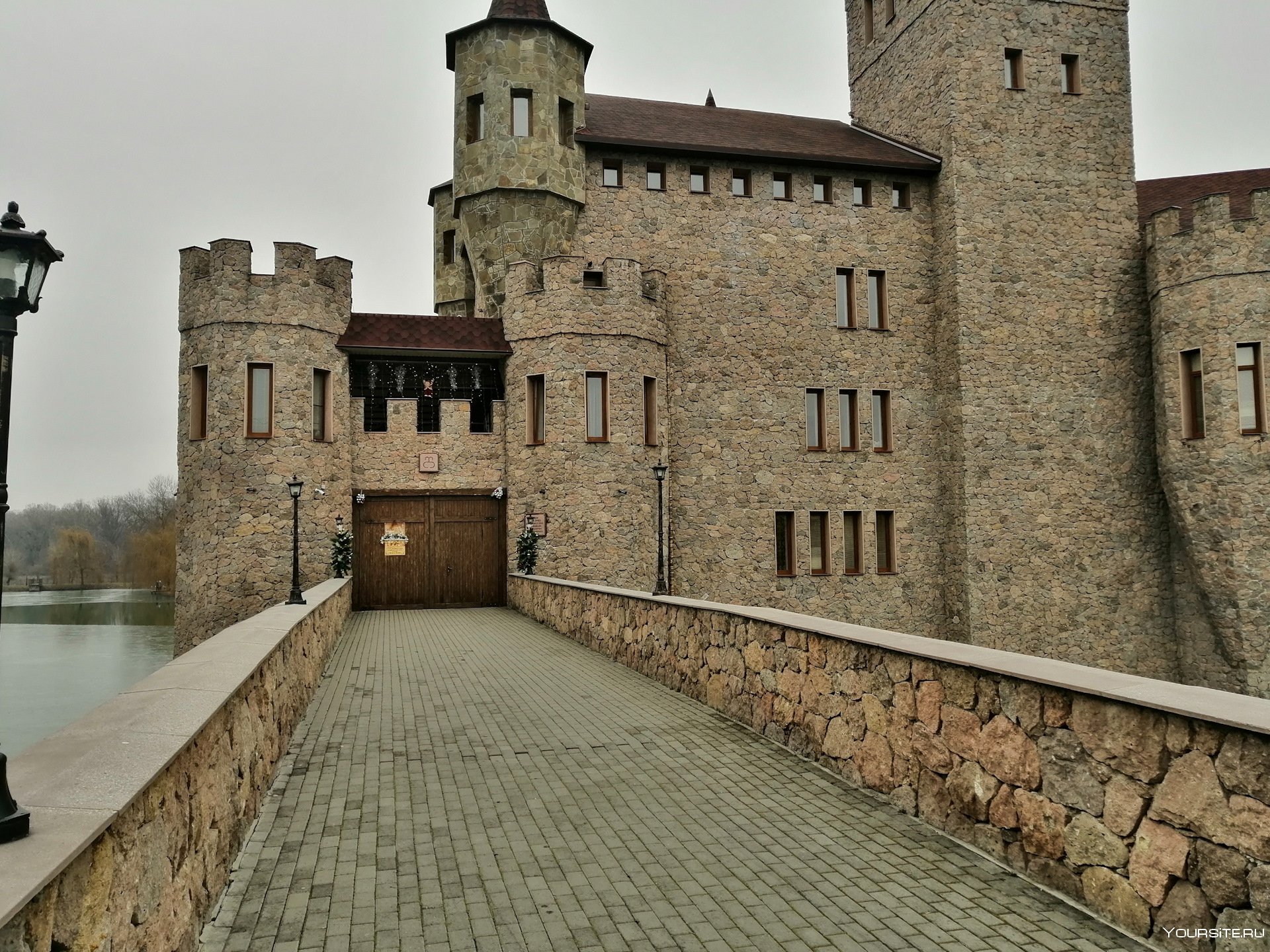 Замок сх. Замок Шато Эркен. Замок Шато Эркен внутри. 1. Замок Шато Эркен. Шато-Эркен Кабардино-Балкария экскурсия.