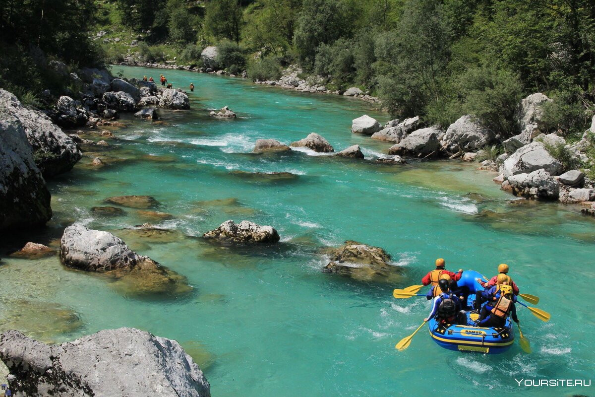 Бирюзовая река соча (Словения, Италия)