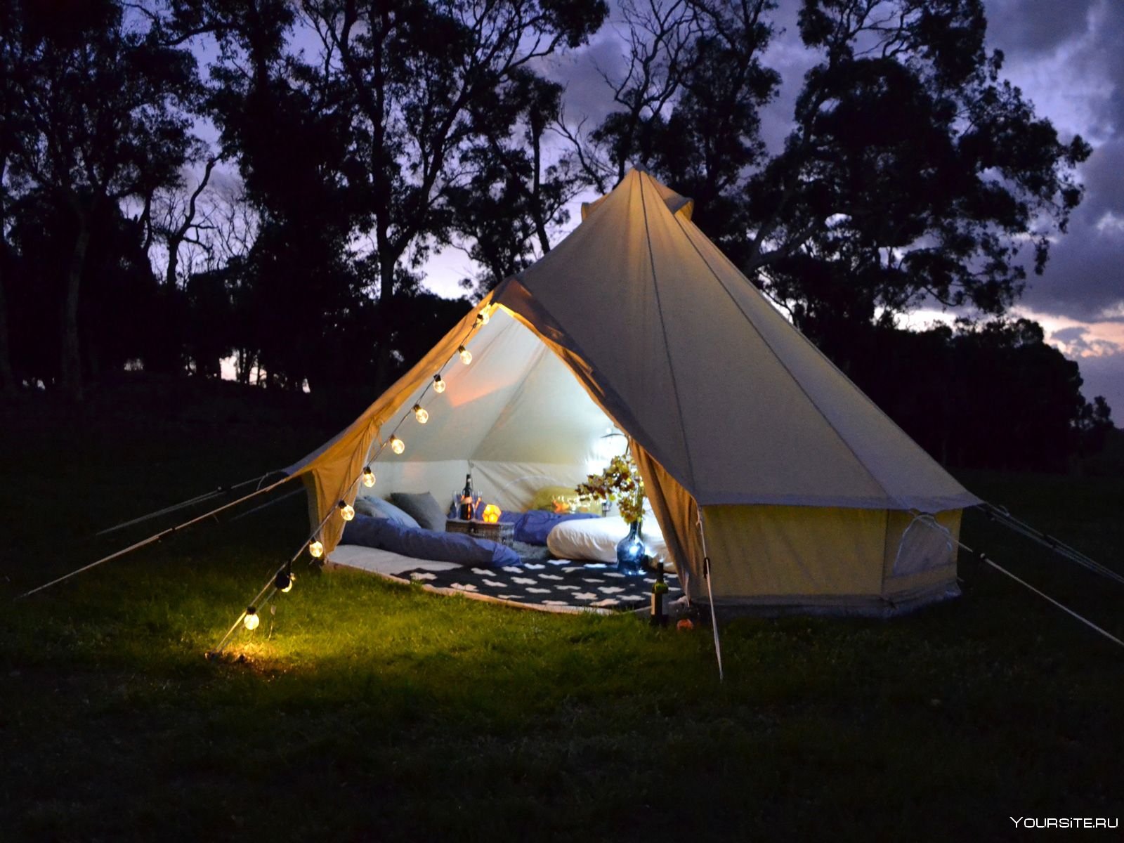 Camping light. Палатка Призма глэмпинг. Палатка Ronin Camp. Глэмпинг шатер. Палатка Outdoor Tent 5м 2513.