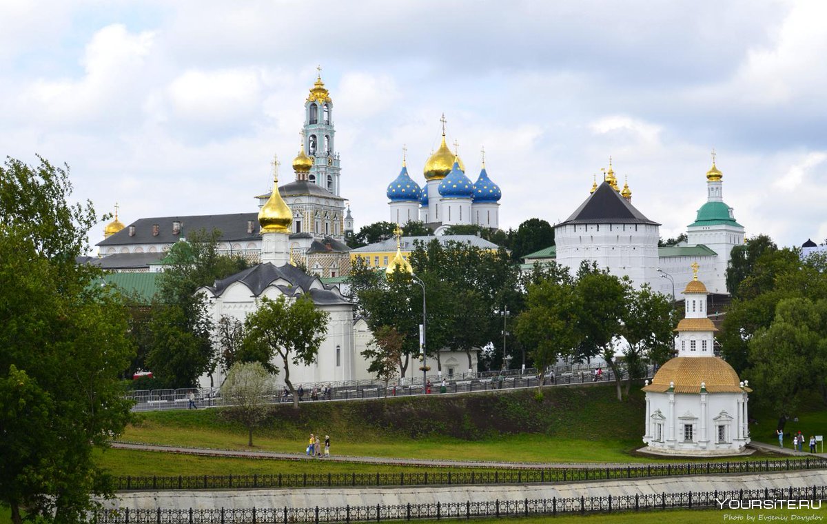 Основание Троице-Сергиева монастыря