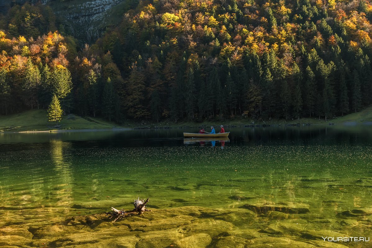 Озеро Блау Швейцария осень