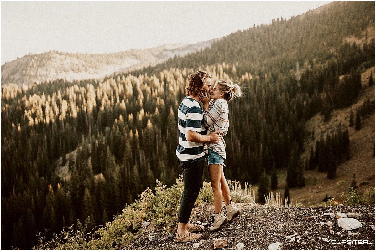 Фотосессия пары в горах