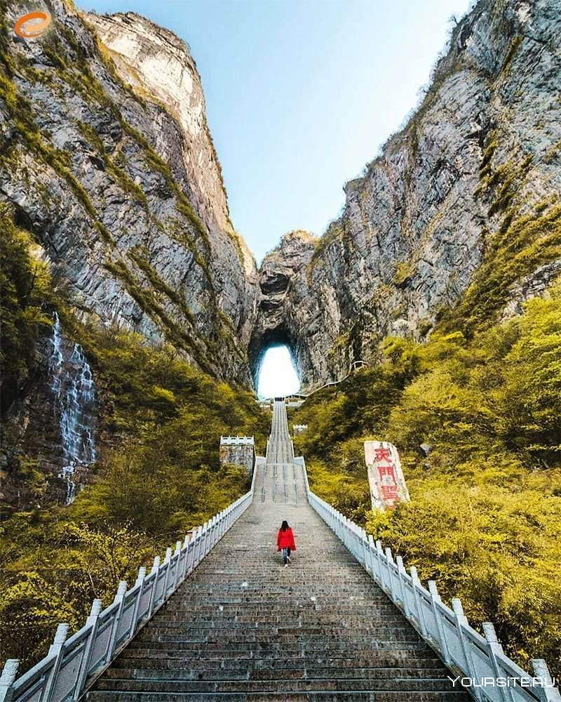 Гора Тяньмэнь небесные врата