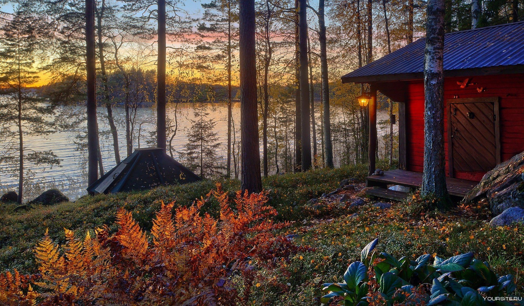 Купить дом лесные озера. Домик в Канаде на берегу озера. Домик на стол. Осенний домашний уют. Вид из окна на лес или водоем.
