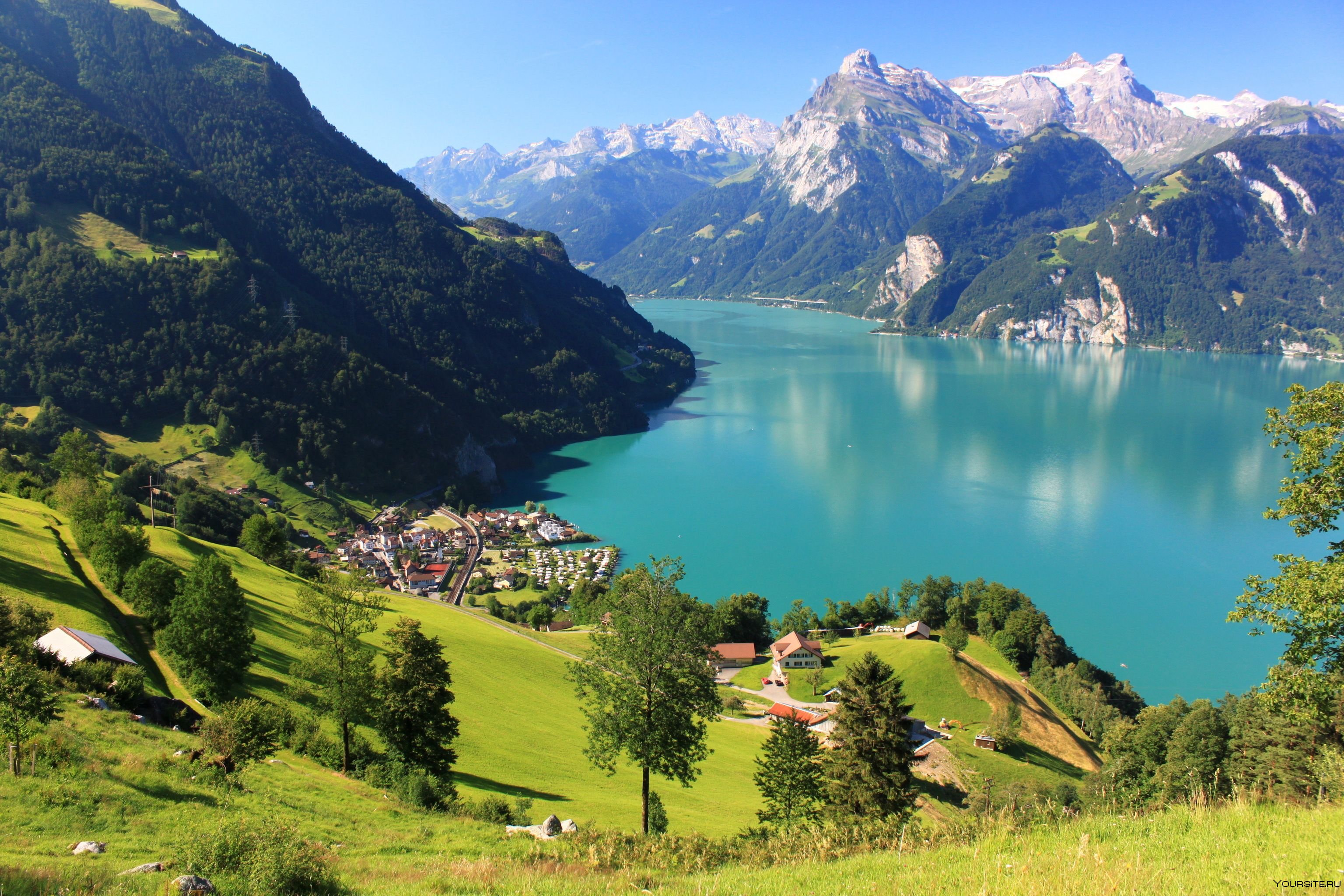Швейцария маленькая страна. Озеро Интерлакен Швейцария. Лунгерн Швейцария. Люцернское озеро Швейцария. Озеро Шапор Швейцария.