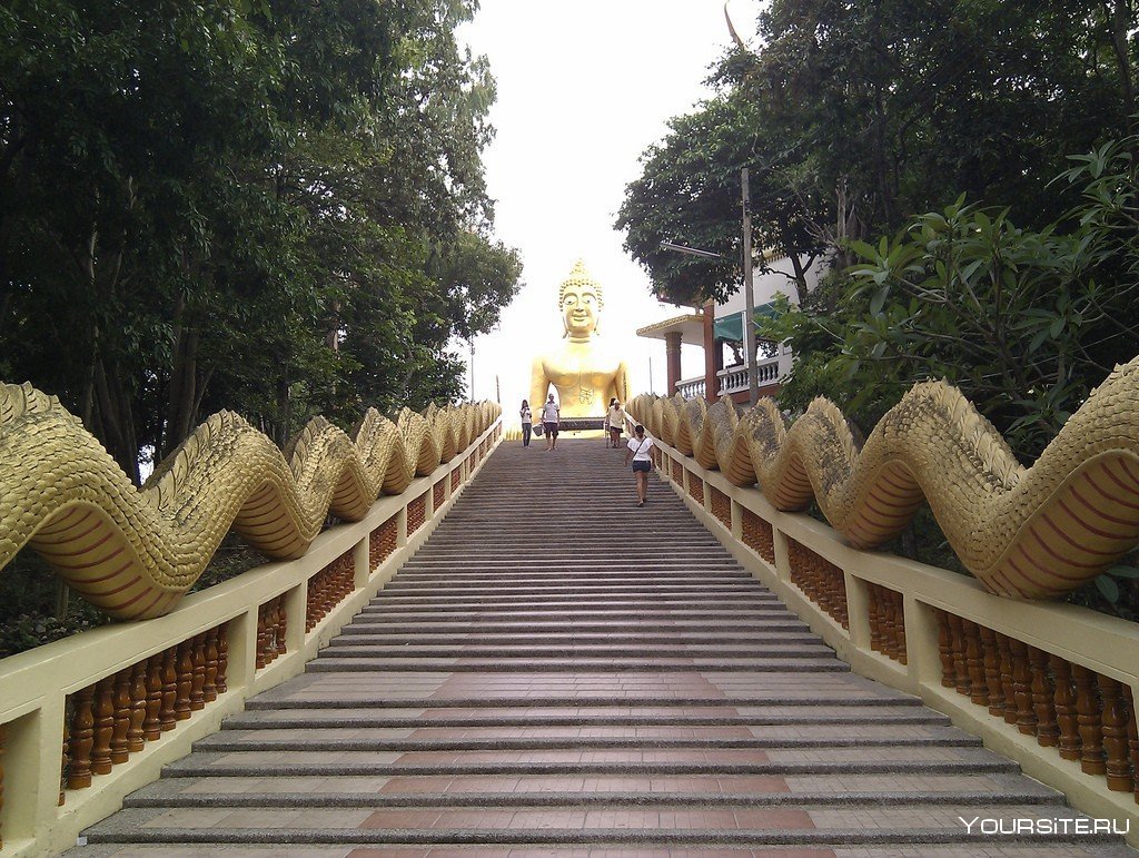 Золотой Будда — Паксе, Лаос