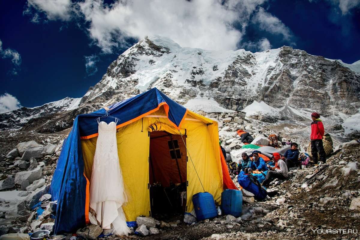Базовый лагерь 5200 метров Эверест