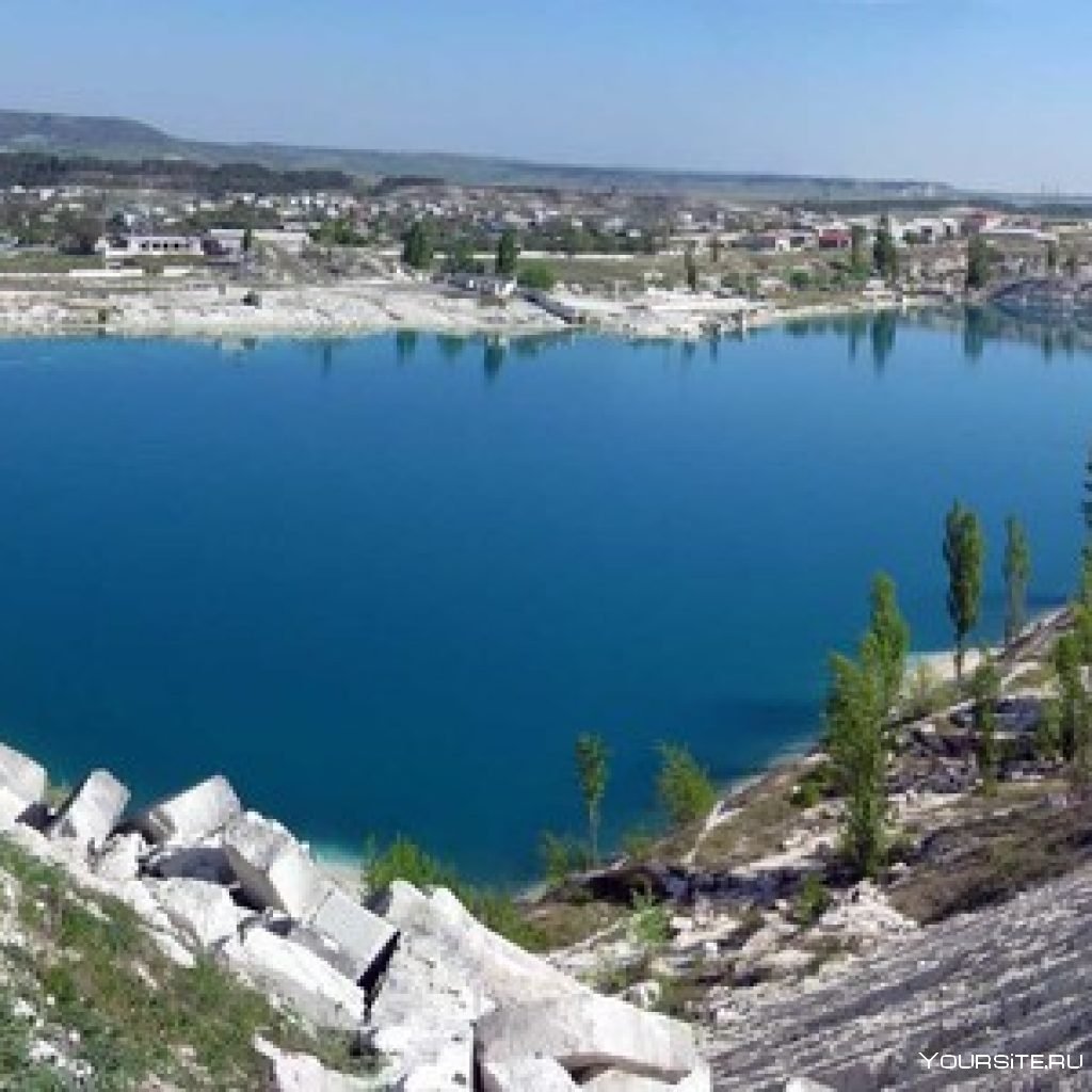Скалистое Крым озеро