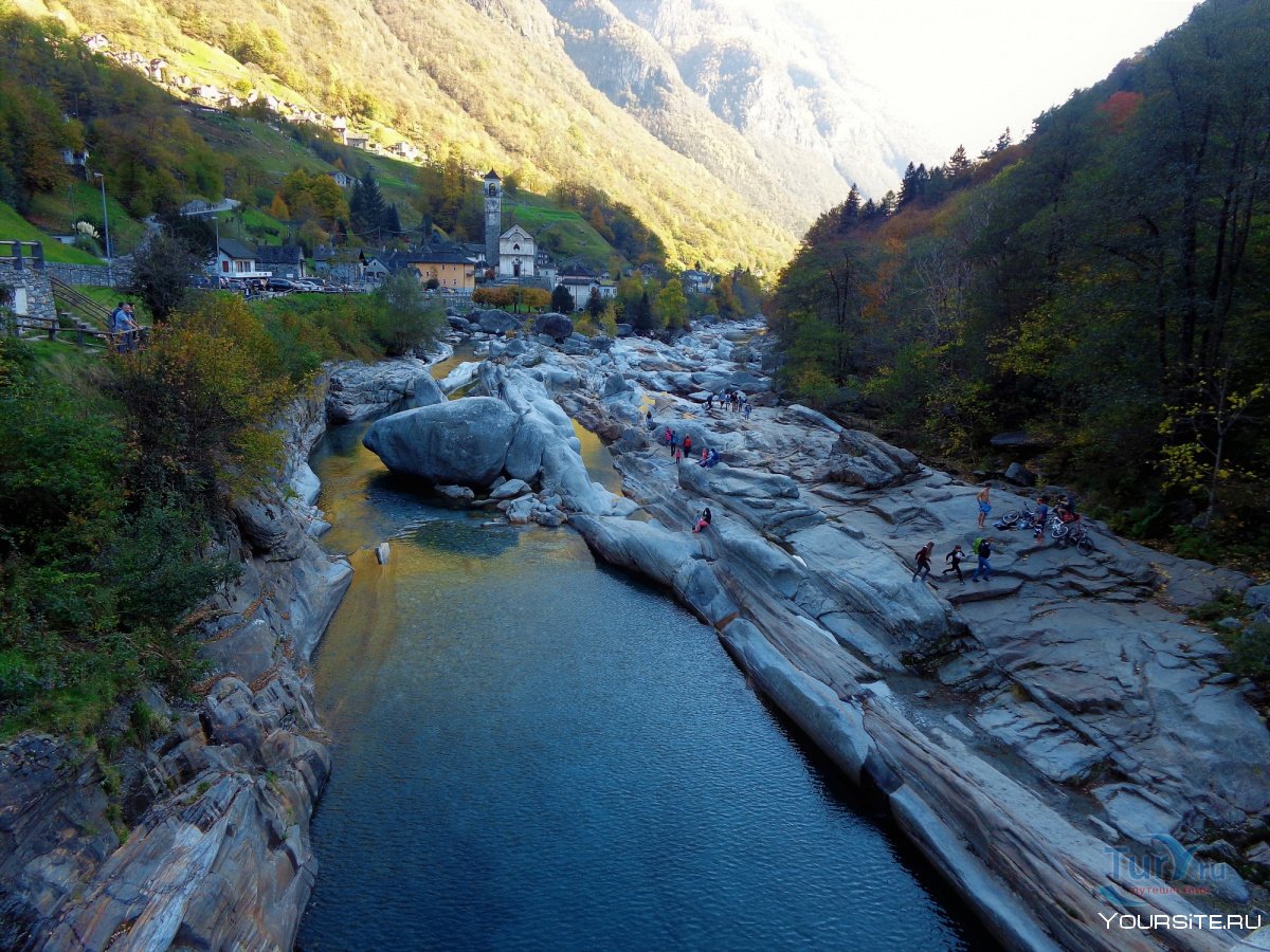 Плотина на реке Верзаска, Тичино, Швейцария