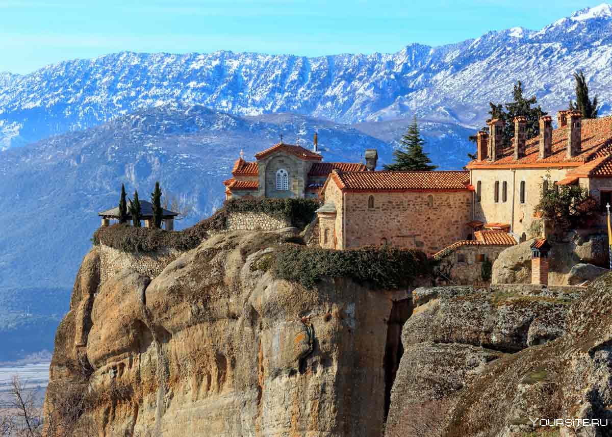 Монастыри на горах в греции