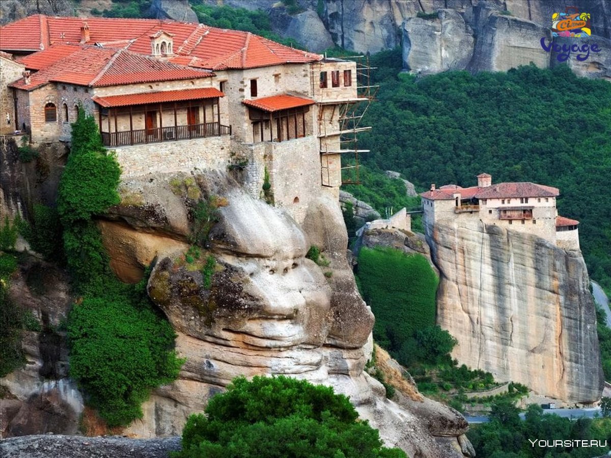 монастыри на горах в греции