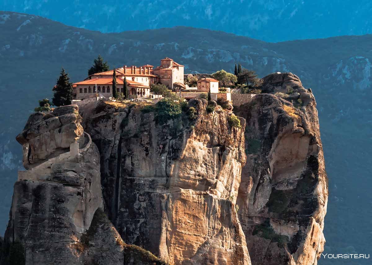 Греция монастыри в горах Метеоры