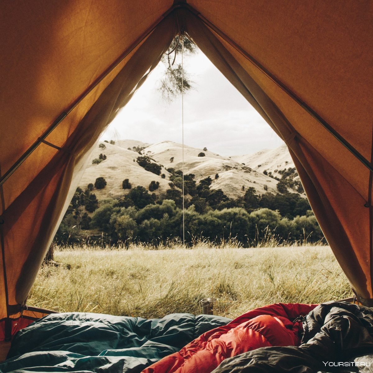 Поход внутри палатки