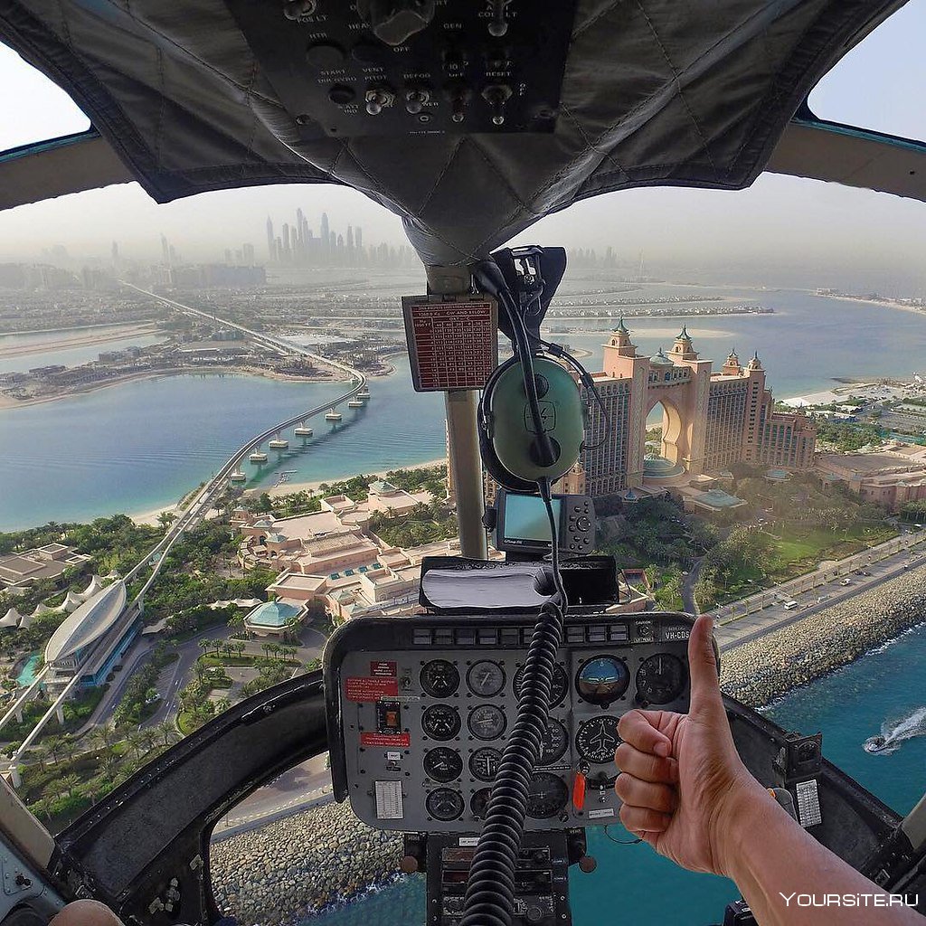 Полет на вертолете над Дубаем