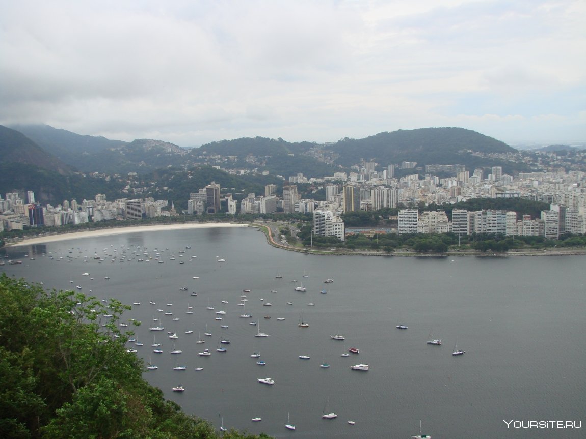 Январская река в Рио-де-Жанейро