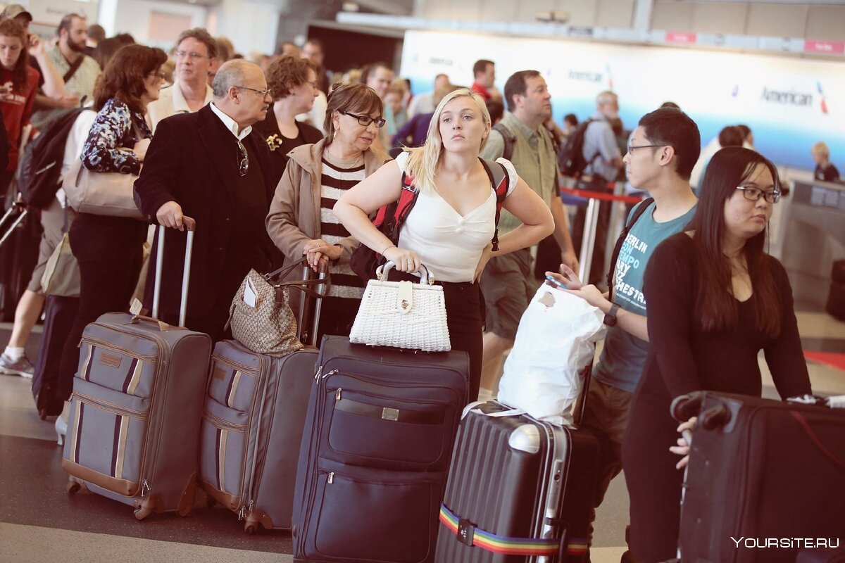 Люди в аэропорту