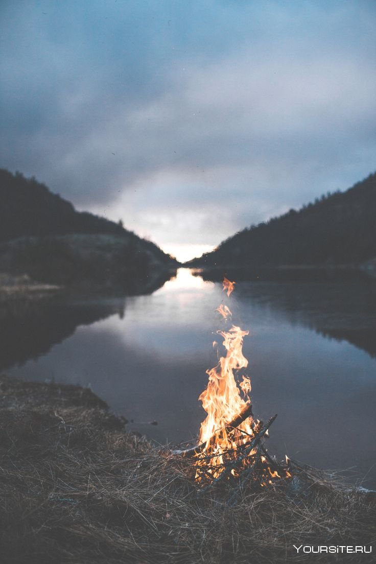 огонь у реки
