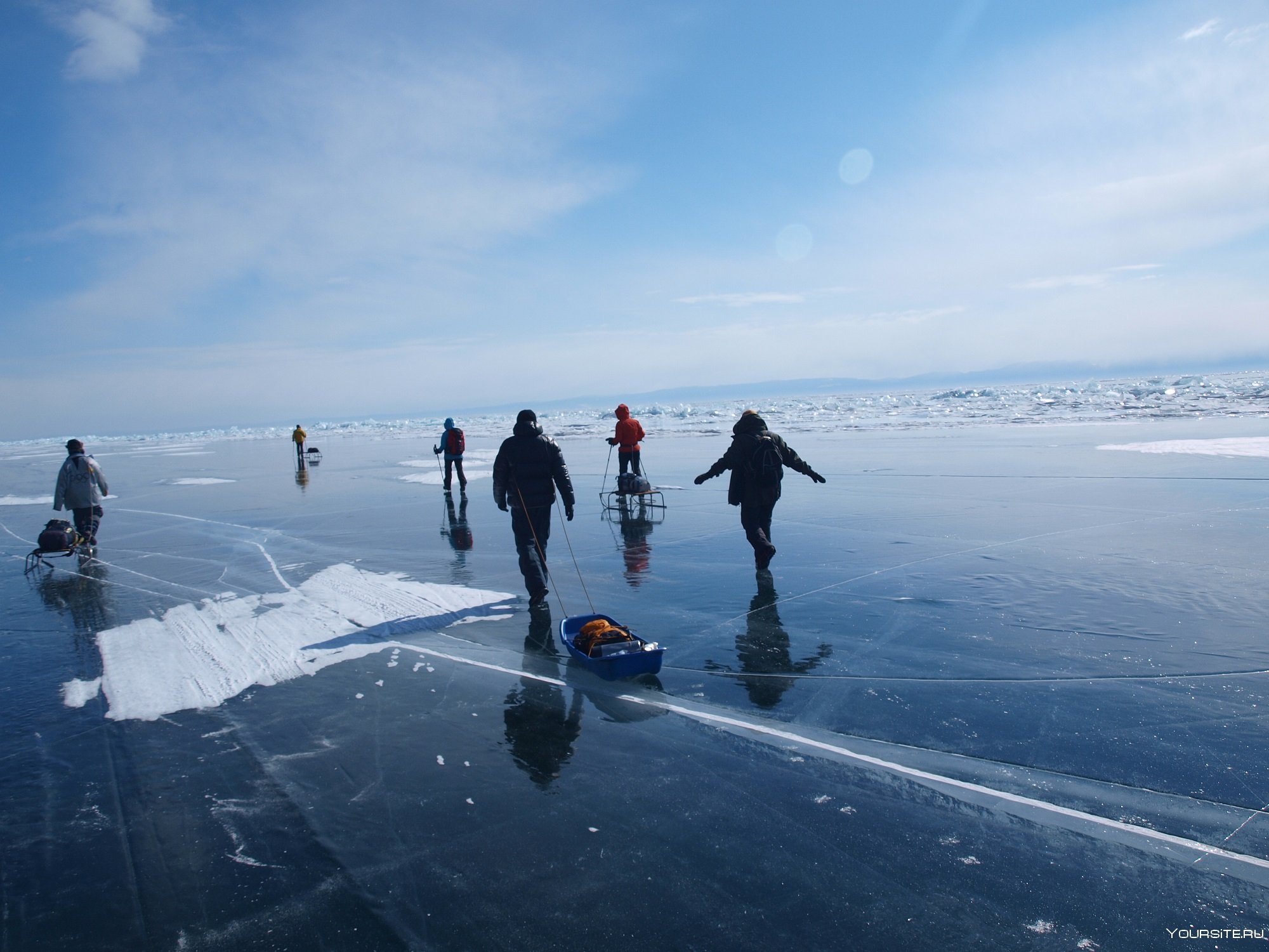 Шагающий лед. Голоустное Байкал зимой. Лед Байкала. Прозрачный лед. Лед в большом Голоустном.