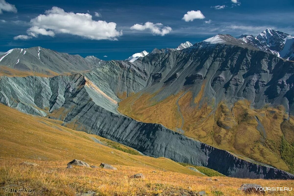 Перевал зеркало красавицы Алтай