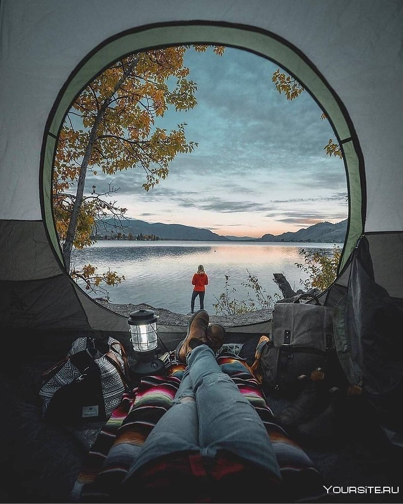 Палатка на закате