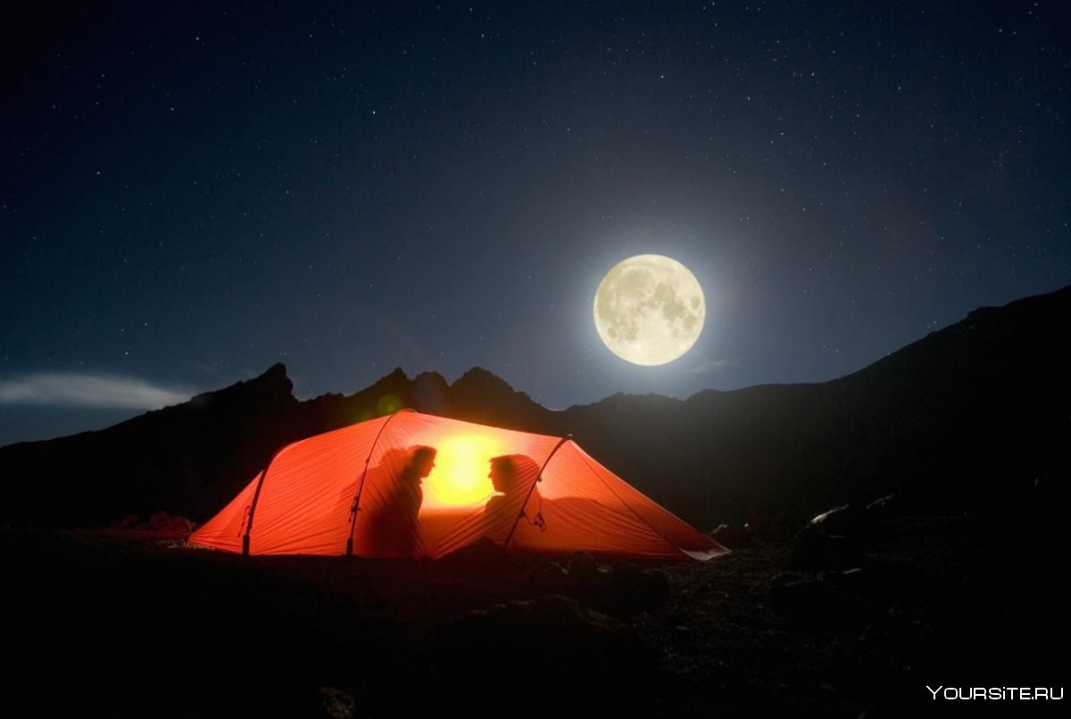 Палатка на закате