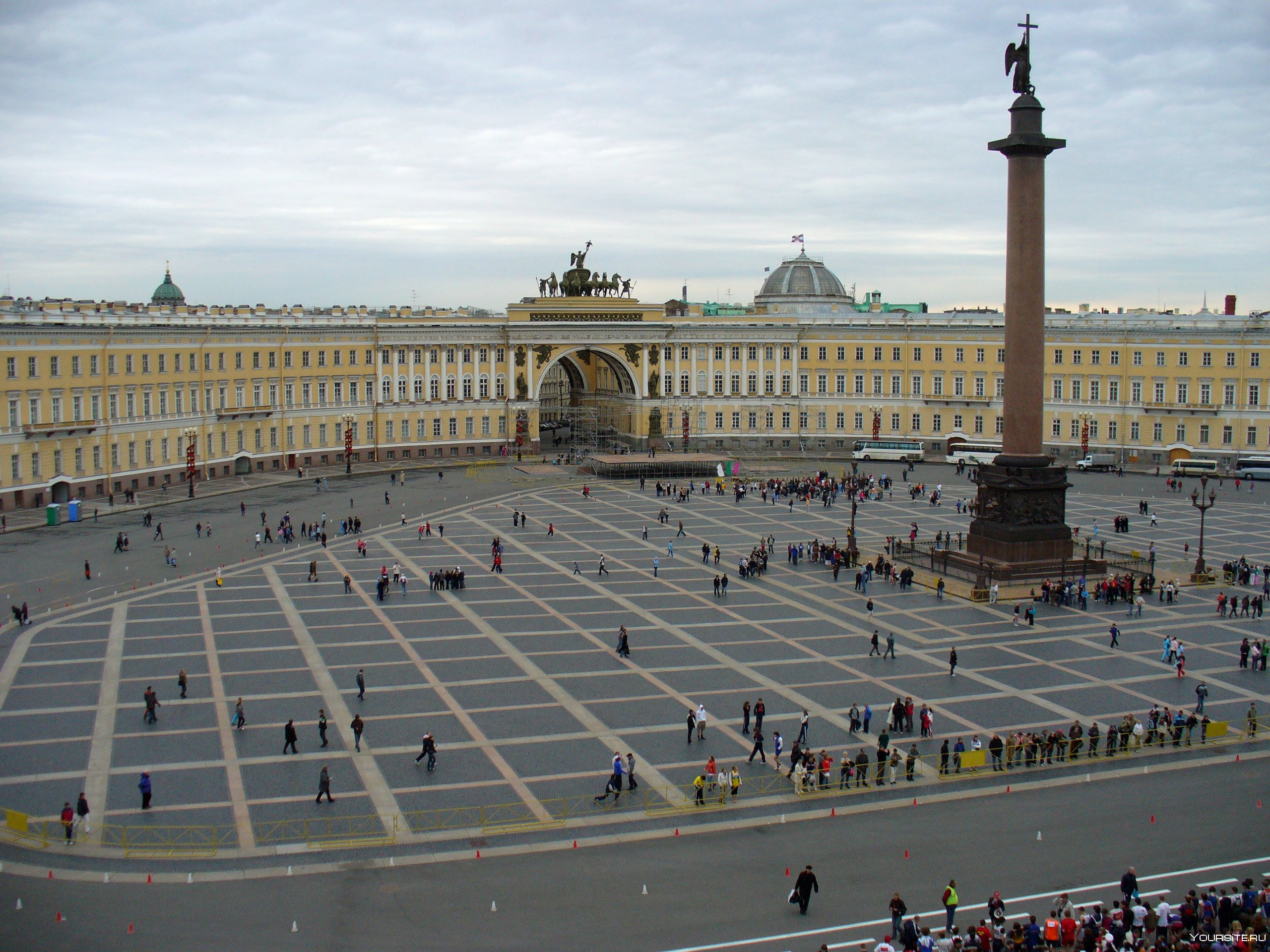 Дворцовая площадь главный штаб в Санкт-Петербурге