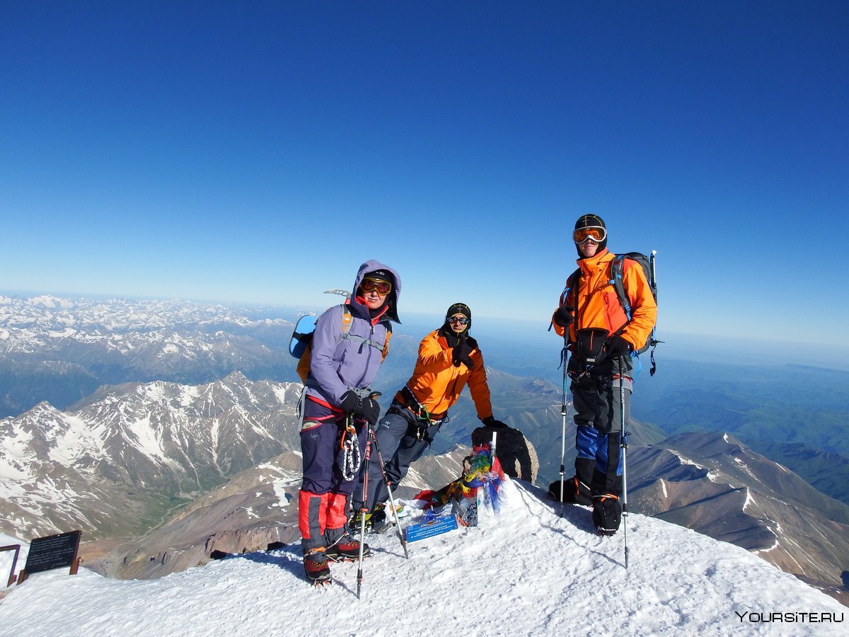 Гора Эльбрус альпинисты