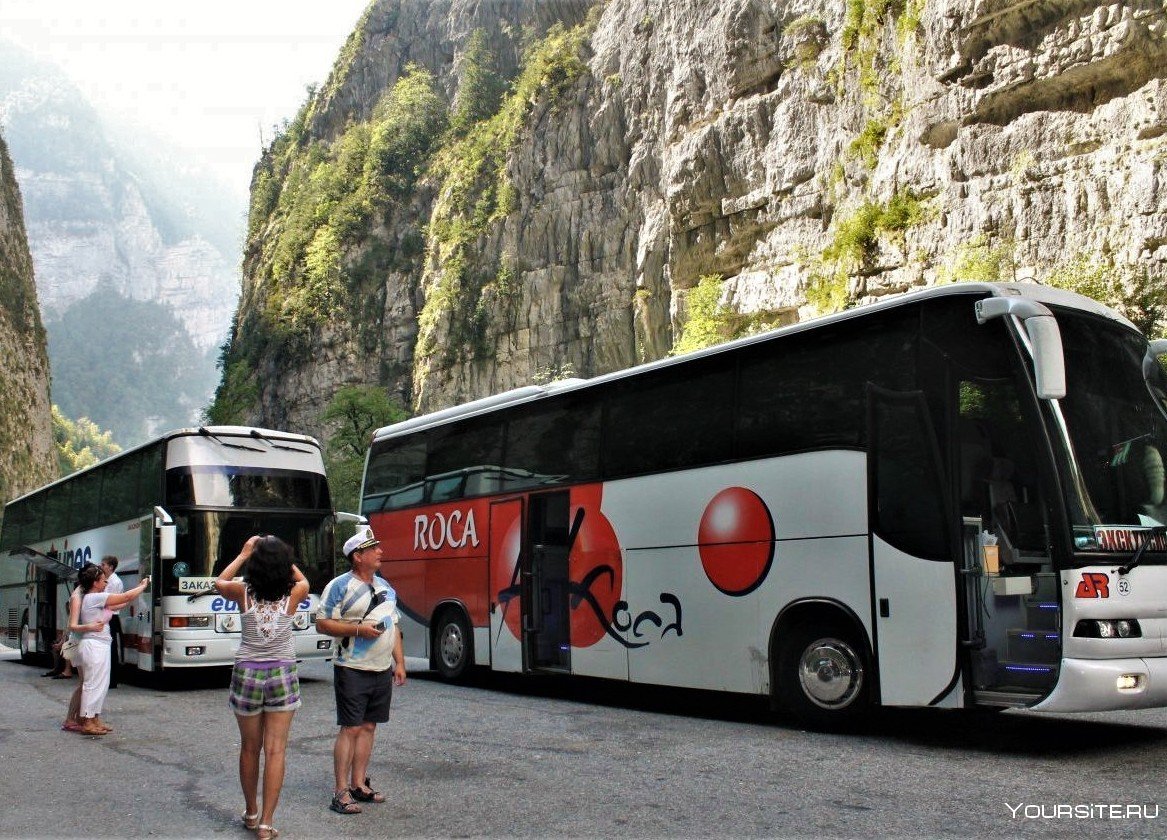 Большой туристический автобус