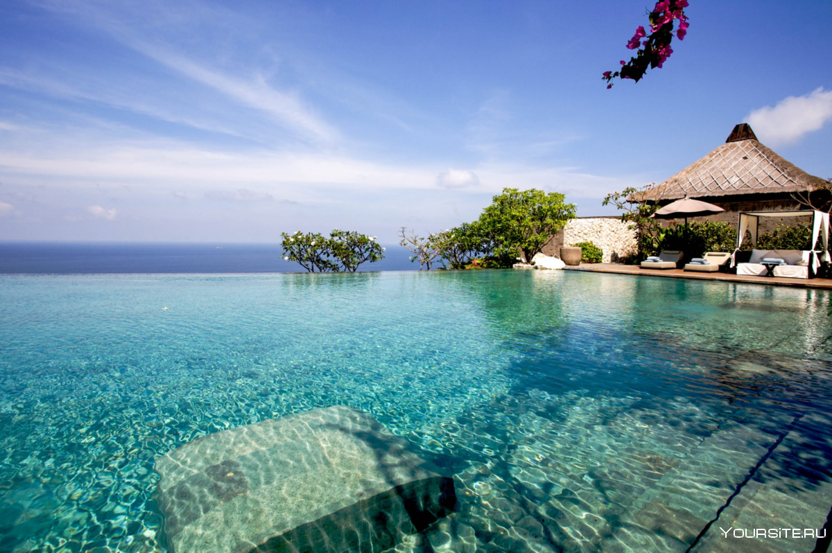 Бали (остров в малайском архипелаге) море