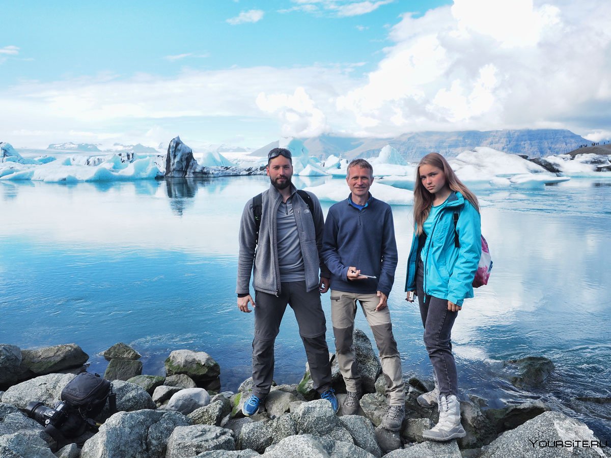 Озера Исландии туристы