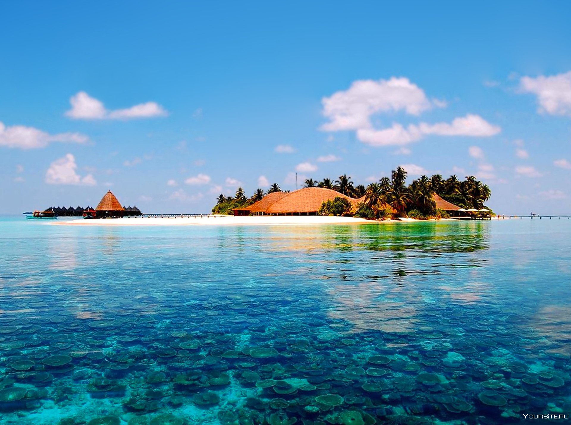 Крупное море индийского океана. Лаккадивское море Мальдивы. Острова на индийском океане Мальдивы. Остров Мауритиус Мальдивы. Индийские Мальдивы Лаккадивские острова.